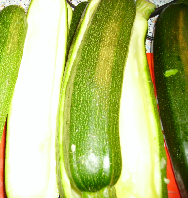 Vegan gefüllte Zucchini - Feel-Veggie.de